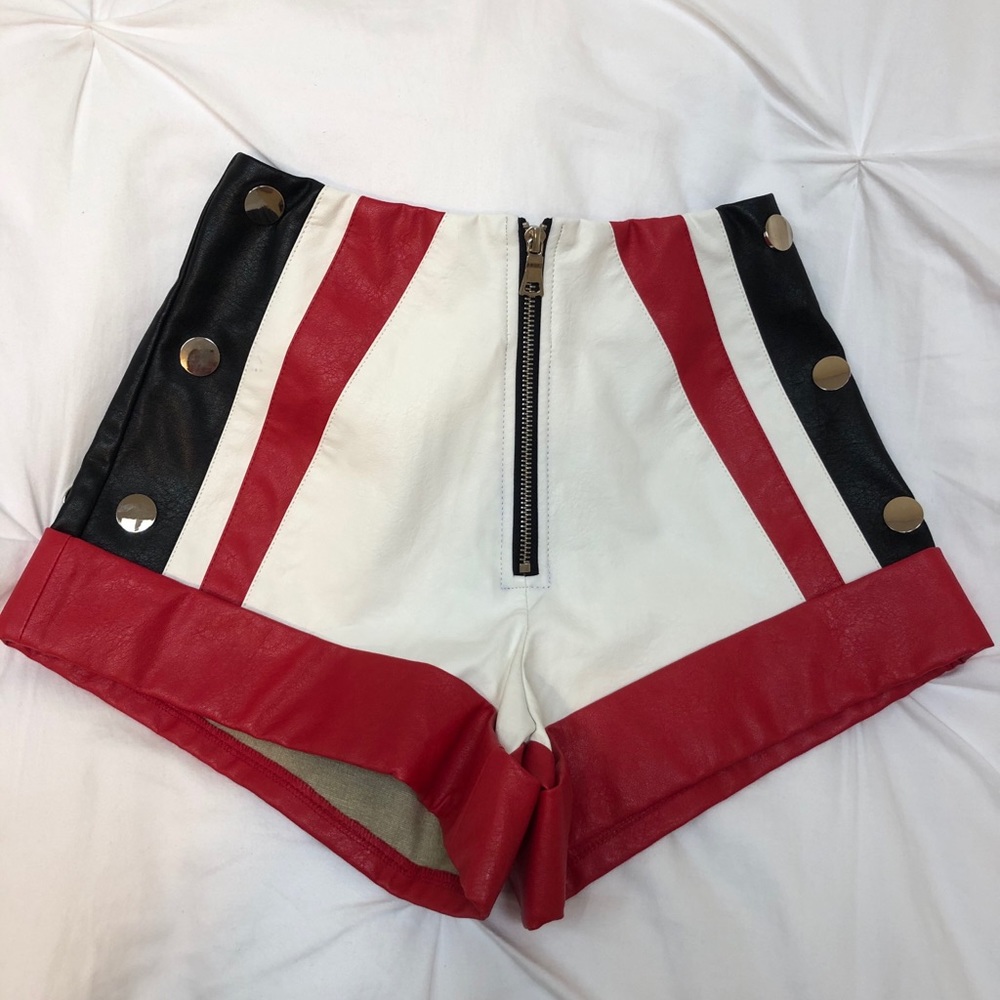 Tiger Mist Hot Shorts